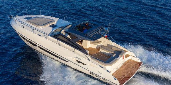 Fiart 44 navegando venta y alquiler de barcos en Mallorca